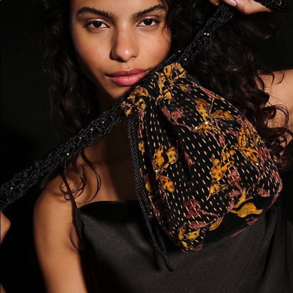✨🌙Free People 💫🌙✨Velvet Moon Bag Midnight Black Pouch Satchel